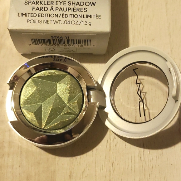 ๐๐งโโ๏ธJINGLE TINGLE MAC DISCONTINUED Sparkler Eyeshadow NWT - Picture 5 of 7
